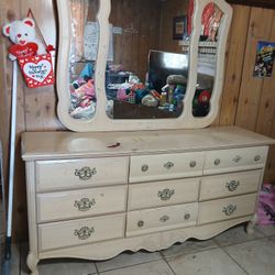 DRESSER WITH MIRROR 