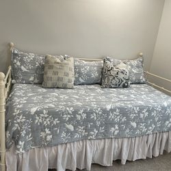 Twin Size Day Bed