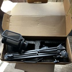 Tripie con micrófono gamer