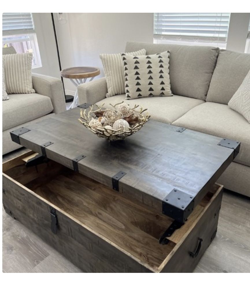 Coffee Table/Chest Table