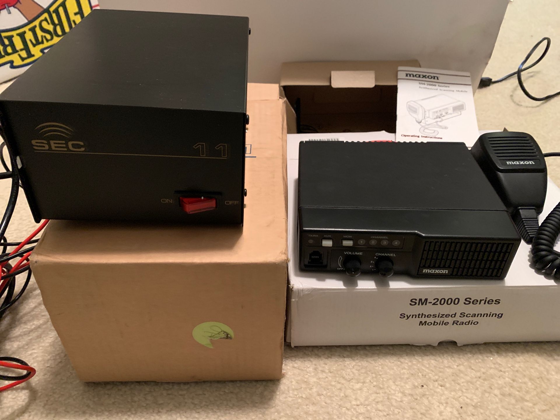 Maxon SM 2000 series synthesized scanning mobile radio and DC power supply