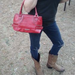 GORGEOUS NINE WEST PURSE!!!