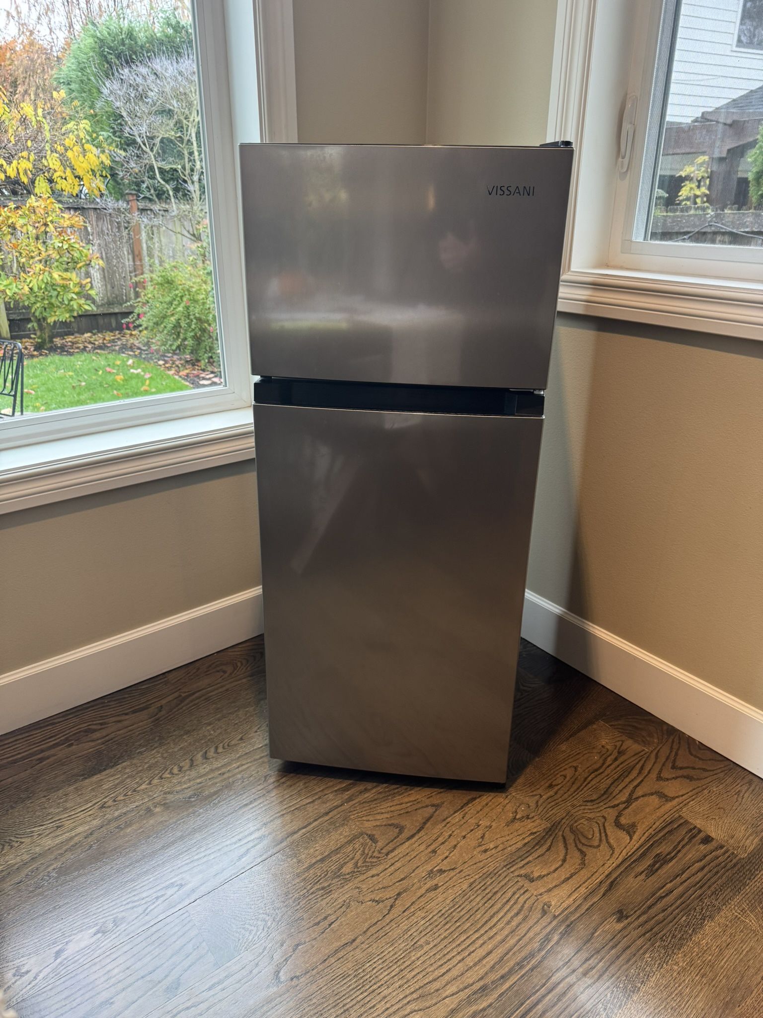 Vissani 4.5 Cu Ft 2 Door Mini Refrigerator in Platinum Steel with Freezer