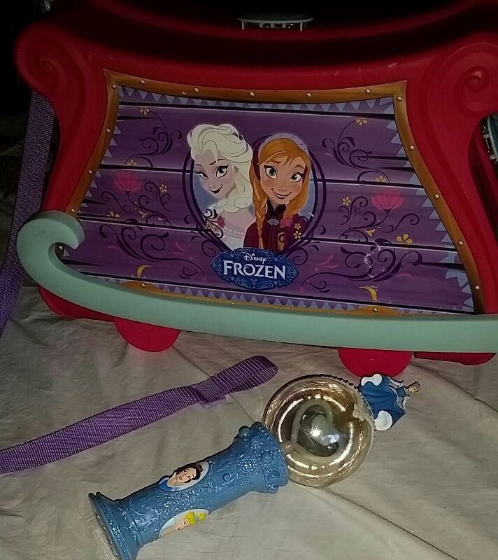 DISNEY Princess suitcase / trunk and wand