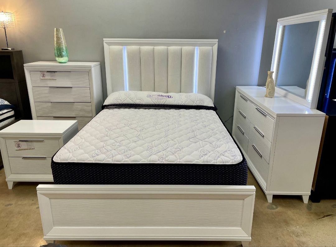 Cressida White Upholstered LED Panel Bedroom Set//3 Piece 