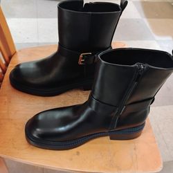 New Women's Boots By Zara Size 11