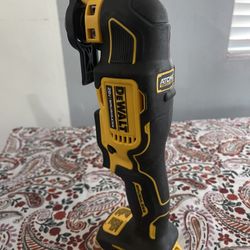 Dewalt Multi Tool Atomic 20V. 70 Firm Price ❤️😒 Tool Only 