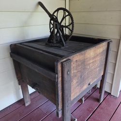 Antique Hand Crank and cloths ringer
