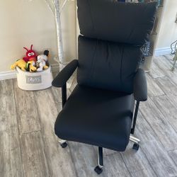 New Unused Office Chair By Okup
