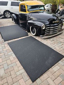 🛑Rubber Mats, Area Rugs,Stall Horse,Carpets- Gyms,Garage,foot traffic walkways,etc Price $90each🛑
🛑 Heavy Duty Rubber Stall Mats 4x6 (3/4" Thick)