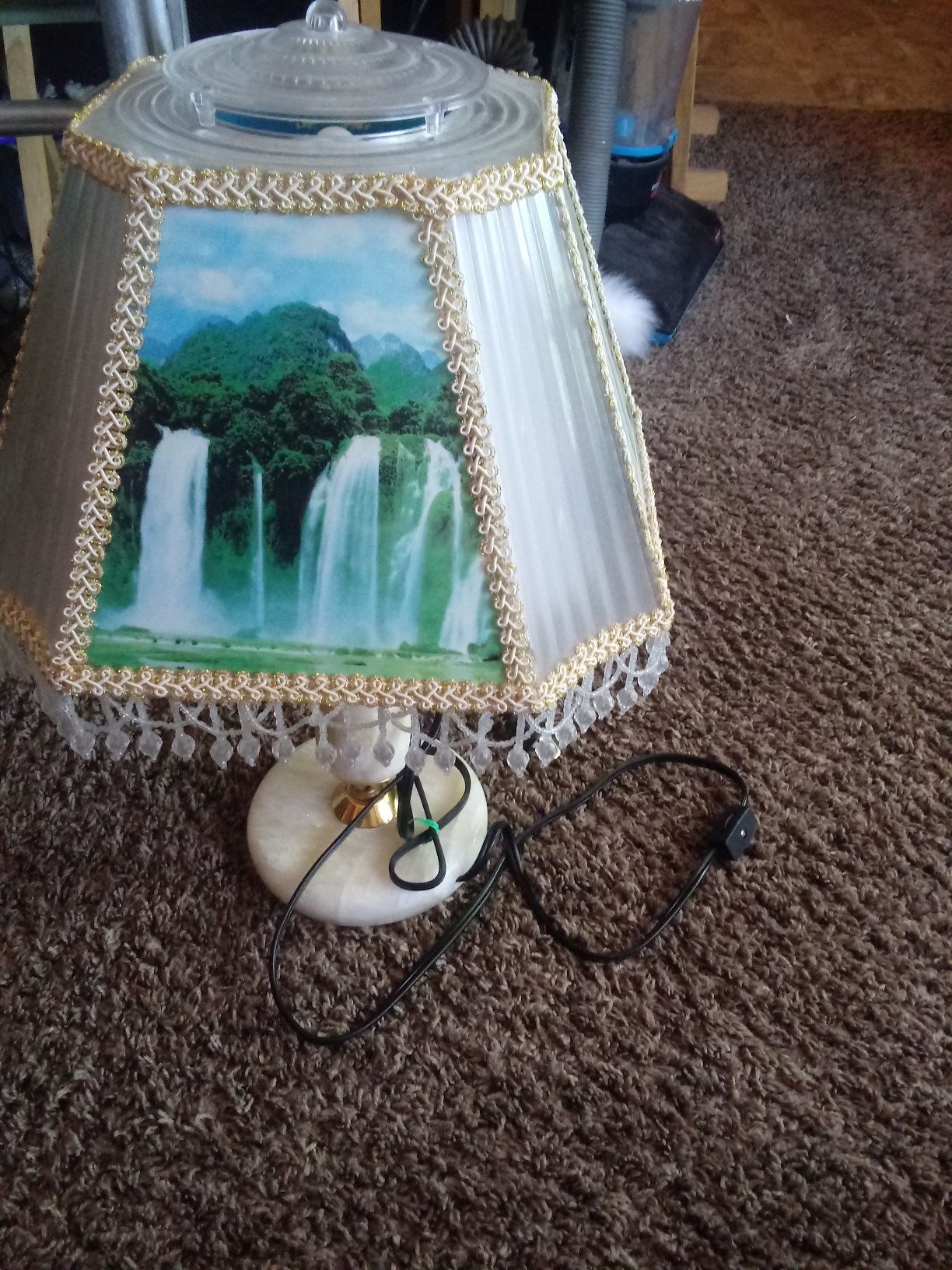 Selling a beautiful waterfall lamp