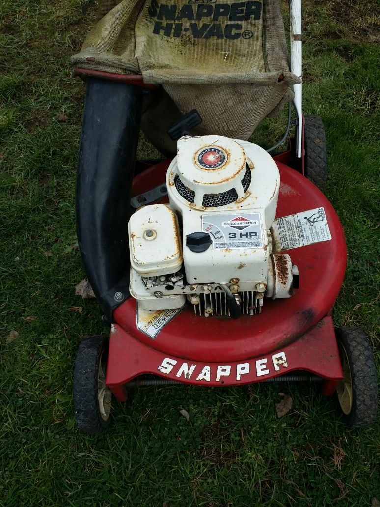 Classic Snapper Hi Vac Lawn Mower with Bag for Sale in Albany OR