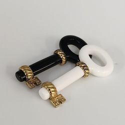 Luxury 925 Sterling Silver Black And White Animal Key Pendant Set With Gold Tone Accents 