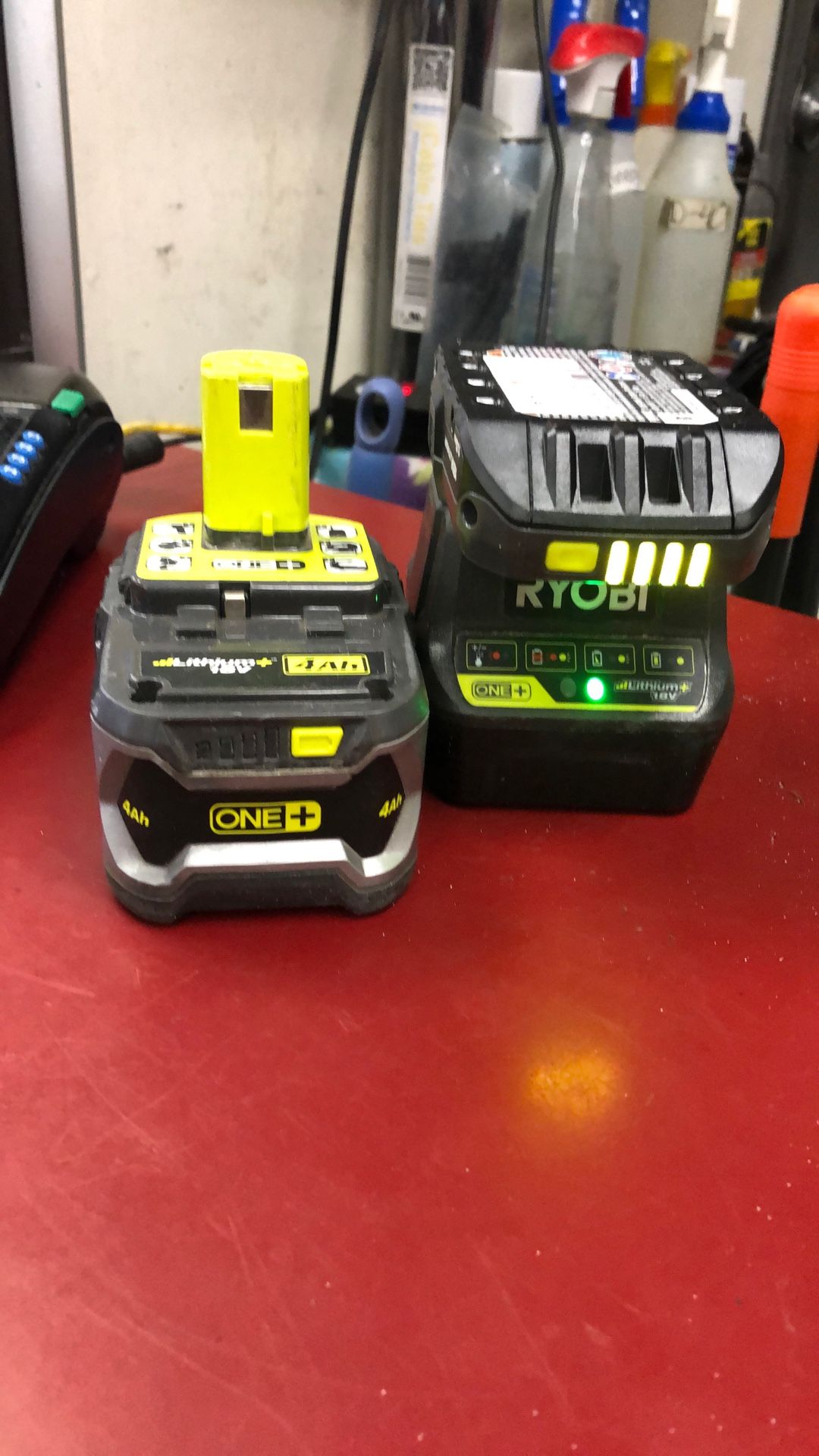 96091 Ryobi P118B 18v Lithium Ion Charger W/ 1.5ah & 4.0ah Batteries 587090