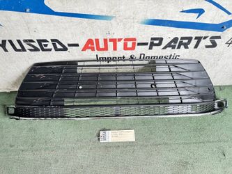 2021 - 2022 - 2023 TOYOTA SIENNA FRONT LOWER BUMPER GRILLE OEM AX98554 w/sensorholes