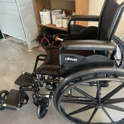 Drive Medical Cruiser III Wheelchair,, Removable Adjustable Desk Arms 18" Seat ($500 Retail)