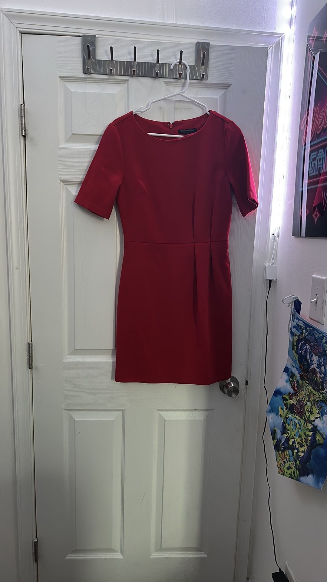 Banana Republic Red Sheath Dress – Classic Short Sleeve Workwear