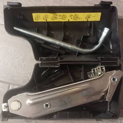 Car Jack w/ Case