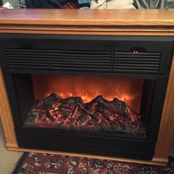 Heat Surge Ele͏c͏t͏ric Fireplace with Handmade Amish Mantle