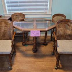 MUST SELL TOMORROW MORNING AUG. 2, 2025- Dining Room Table Set $ 150