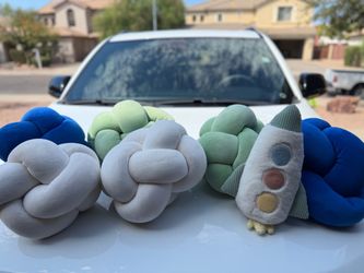 Kids Knot Pillows and Rocket Plush Set