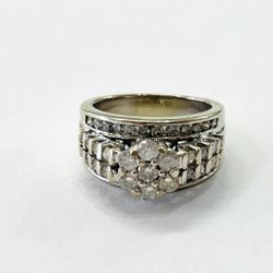 14K white gold diamond ring 