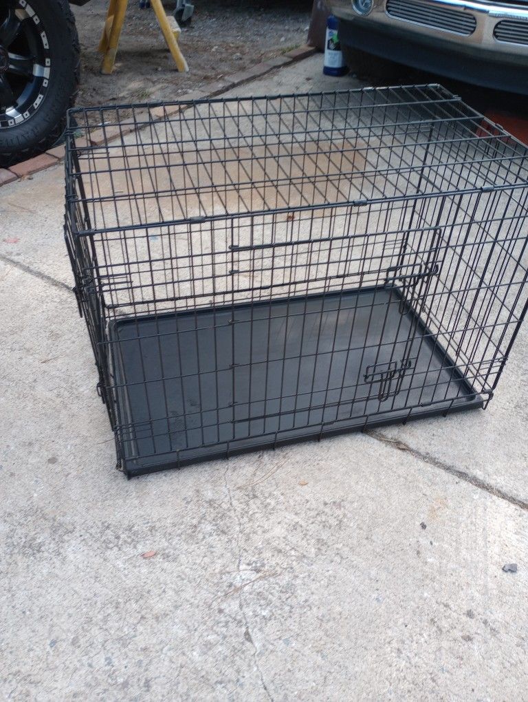 dog kennel/crate