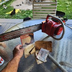 Chin Saw 30 Or 40 Ya era Old.