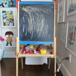 Kids’ Double-Sided Art Easel with Chalkboard & Paper Roll