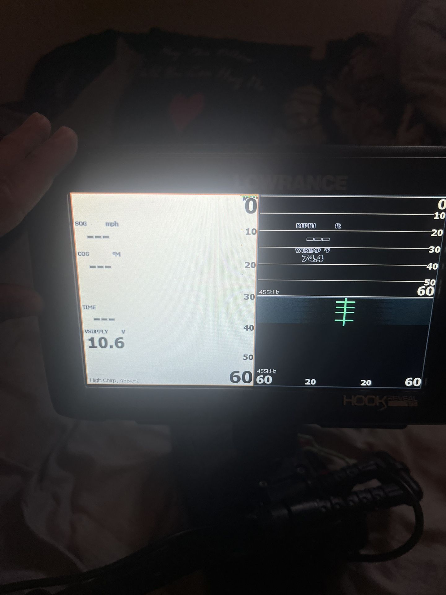 Lowrance Hook 2 Fishfinder 9 triple shot