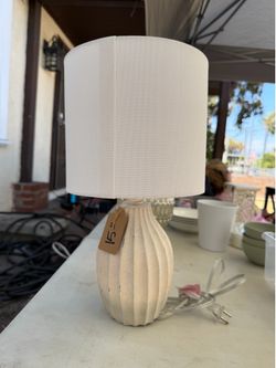 Ribbed Ceramic Table Lamp