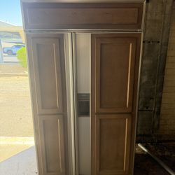 Sub-Zero 48” Model 690F Classic Side-by-Side Refrigerator/Freezer – Panel Ready – Excellent Condition  Clean, perfectly working 48” Sub-Zero side-by-s