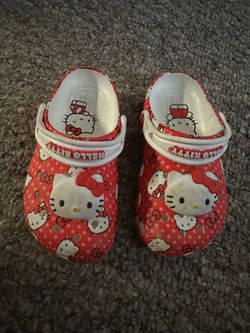Crocs Hello kitty roja y blancas