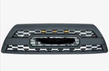 06-09 Toyota 4Runner grill