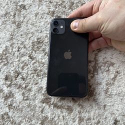 Selling iPhone 11 128GB Any Carrier Unlocked T-Mobile ATT Verizon Perfect Condition 
