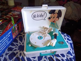 1974 Mickey mouse record player