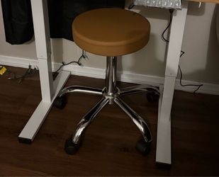 Swivel Stool