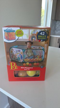 Mini play space ball pit