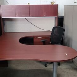 D-Top U-Shaped Desk w/Hutch 