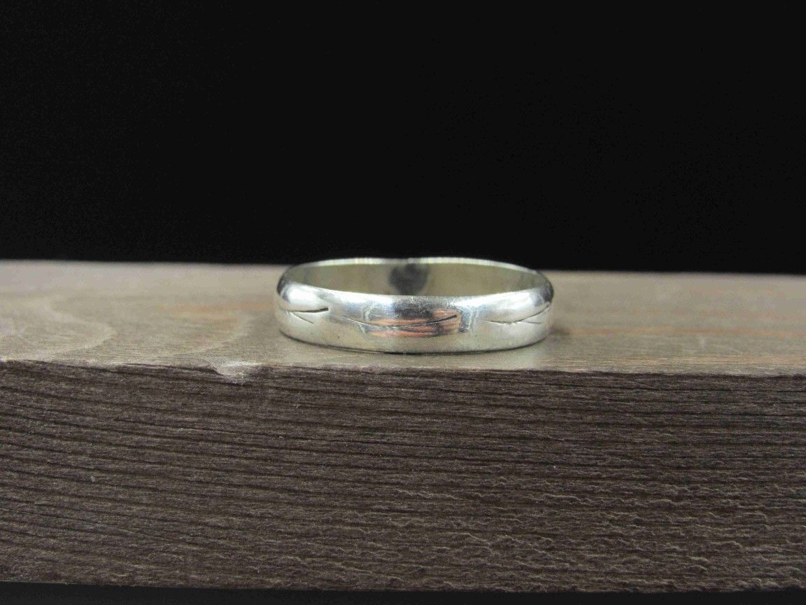 Size 10 Sterling Silver Slight Pattern Band Ring Vintage