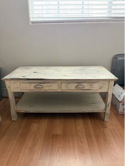 Coffee table (free)