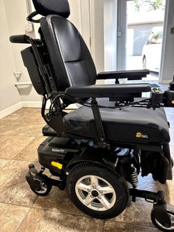 Electric mobility chair