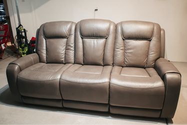 Ashley Furniture Leather Power Reclining Sofa w/ Cupholders