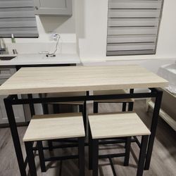 Table With 4 Stools