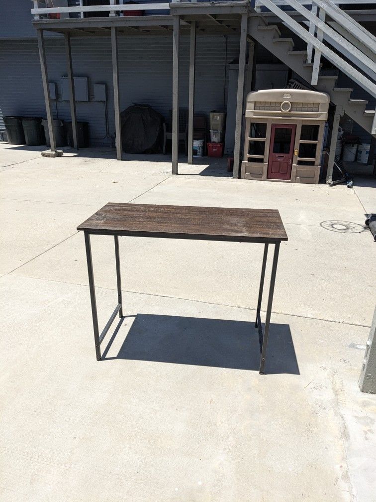 Small Table/Desk