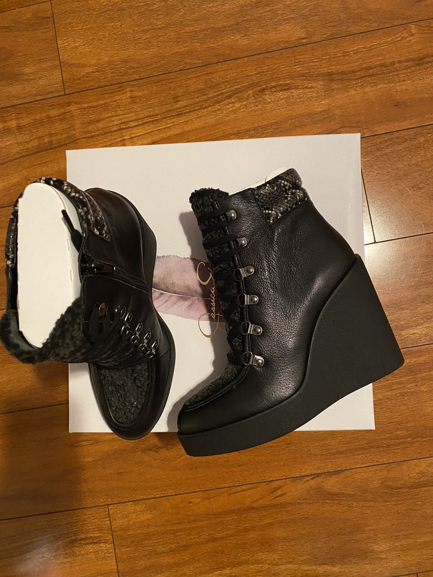 New Women’s Jessica Simpson Sz 8 Black Boots