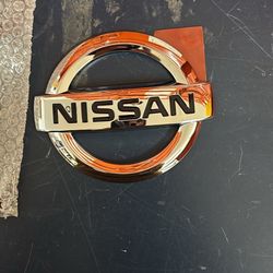 Nissan Emblem 
