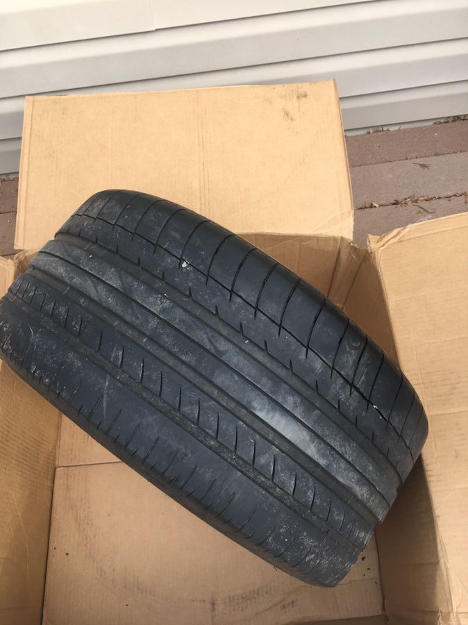 (2) tires continental 285/40/19