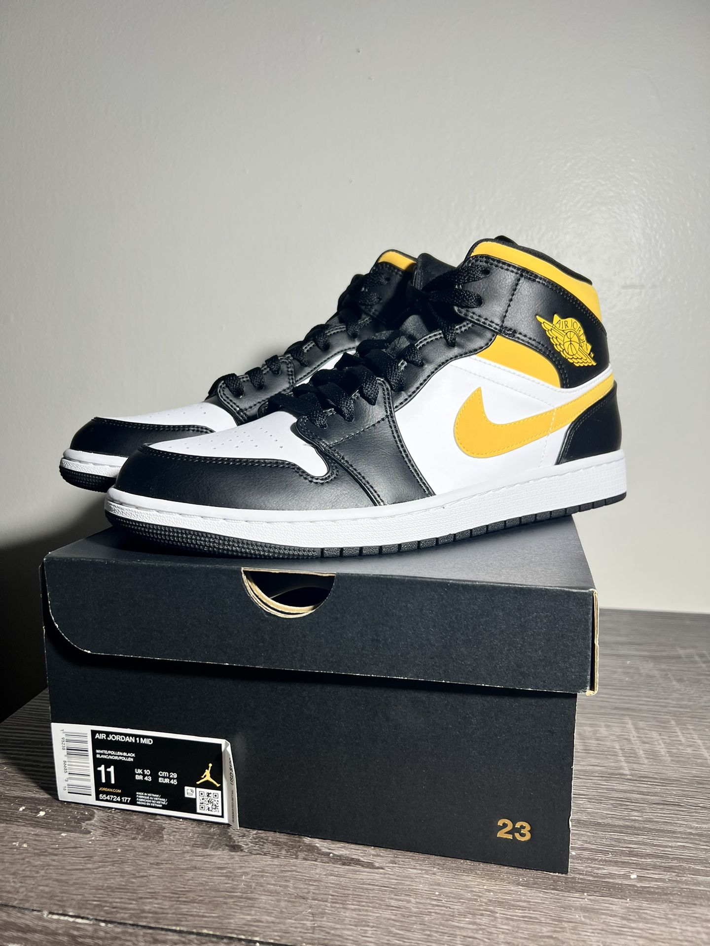 Air Jordan 1 “pollen” 🐝 Size 11