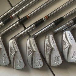 Vintage MacGregor Tourney Irons 2-9-Rec M75-Leather Grips-Matching & Antique A.J Spaulding Golf Clubs 